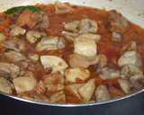 Foto del paso 3 de la receta: Pollo guisado con lentejas al ajo ahumado 