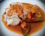 Foto del paso 7 de la receta: Delicias del mar en salsa con guarnición de arroz