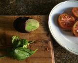Foto del paso 1 de la receta: Ensalada de tomate y palta