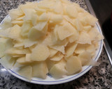 Foto del paso 1 de la receta: Tortilla de patatas con salchichas de pollo