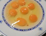 Foto del paso 2 de la receta: Tortilla de patatas con salchichas de pollo