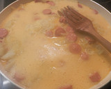 Foto del paso 6 de la receta: Tortilla de patatas con salchichas de pollo
