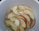 Foto del paso 4 de la receta: Flores de hojaldre y manzana a la canela y melocotón