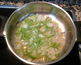 Foto del paso 1 de la receta: Habas con guisantes al Pedro Ximénez y pan frito