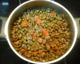 Foto del paso 5 de la receta: Habas con guisantes al Pedro Ximénez y pan frito