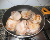 Foto del paso 3 de la receta: Chuletas de cerdo en salsa cremoso de hongos