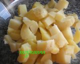 Foto del paso 2 de la receta: Ensalada de papa, huevo, apio y aceitunas
