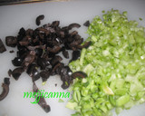 Foto del paso 3 de la receta: Ensalada de papa, huevo, apio y aceitunas