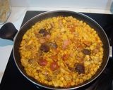 Foto del paso 5 de la receta: Arroz con costra (conejo, embutido y huevo)