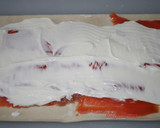 Foto del paso 1 de la receta: Rollitos de hojaldre y salmón