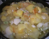 Foto del paso 2 de la receta: Patatas a lo pobre con habas tiernas