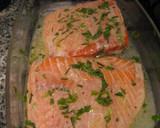 Foto del paso 4 de la receta: Salmón con hierbas y limón