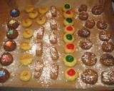 Foto del paso 8 de la receta: Panellets, famosos mazapanes de piñones, café, chocolate, nueces.