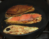 Foto del paso 2 de la receta: Berenjenas con salmón rebozados con salsa blanca