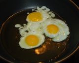 Foto del paso 3 de la receta: Acelgas, con lentejas y huevos fritos de codorniz