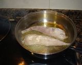 Foto del paso 1 de la receta: Rape con almejas y gambas en salsa