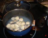 Foto del paso 2 de la receta: Rape con almejas y gambas en salsa