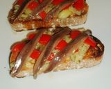 Foto del paso 3 de la receta: Tostadas con escalibada y anchoas de l'escala