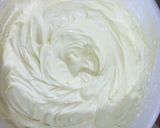 Hình bước làm 2 của món Original baileys ice cream - Kem vị rượu baileys và hạt dẻ cười
