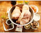 A picture of step 1 of Braised Pork Leg with Rice.