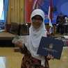 Intania Putri Yasmina Fajri Intania Putri Yasmina Fajri